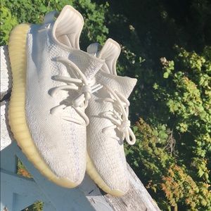YEEZY 350 v2 cream